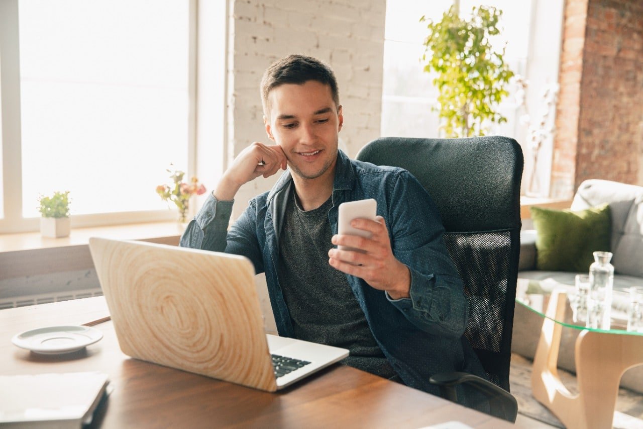 Como um escritório virtual pode ajudar autônomos que trabalham em casa?