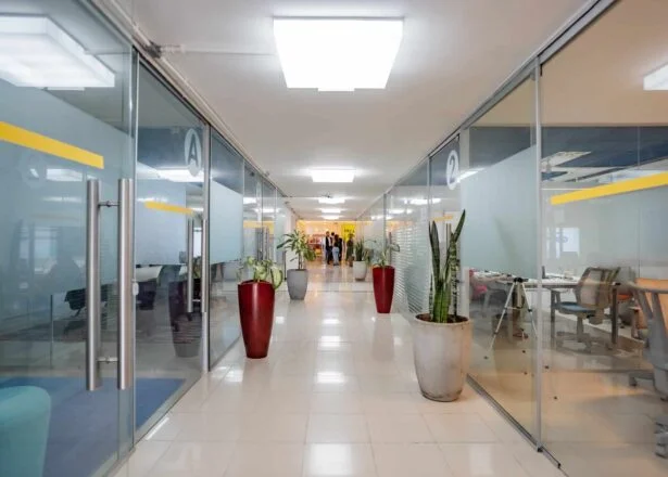 Vista-da-area-do-cafe-scaled