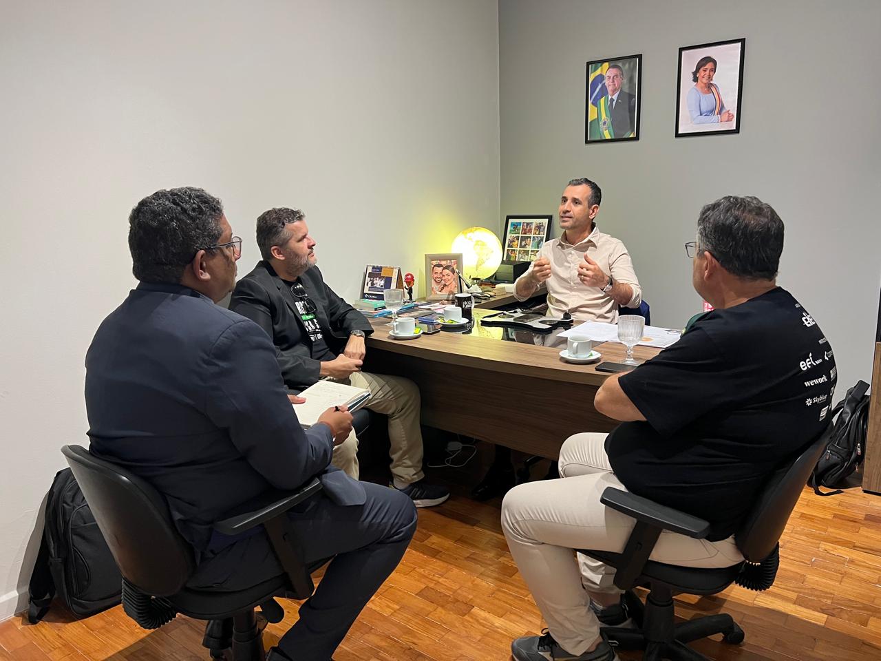 Diretoria da Ancev visita ao vereador Lúcio Flavio